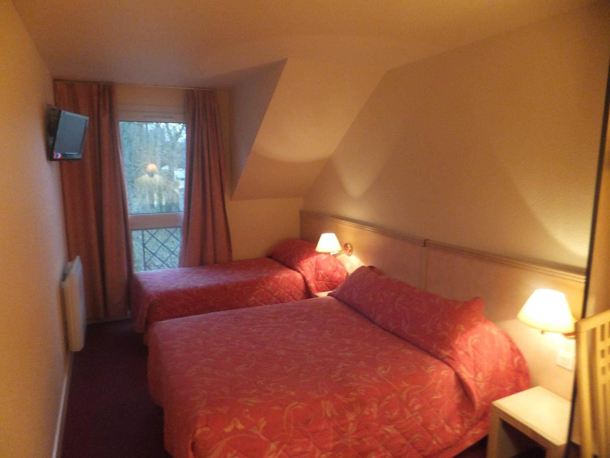 Hotel Le Village จิฟ-ซู-ริแว็ตต์ ภายนอก รูปภาพ